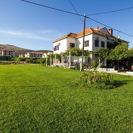 Apartments Svilan Trogir Exterior photo