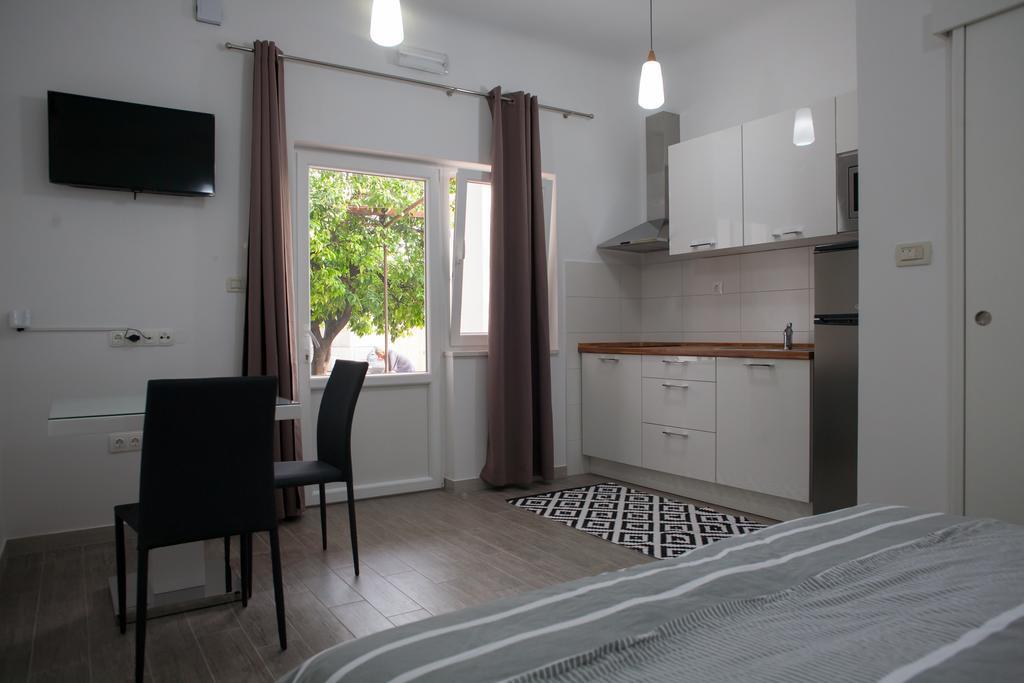 Apartments Svilan Trogir Room photo