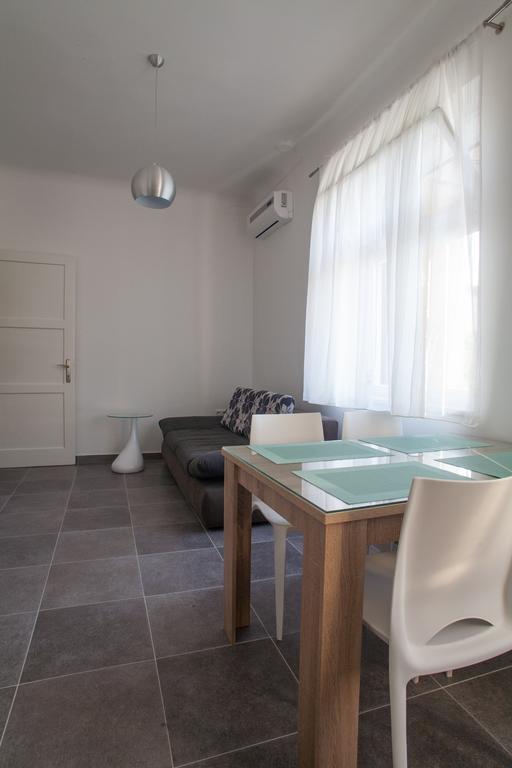 Apartments Svilan Trogir Room photo